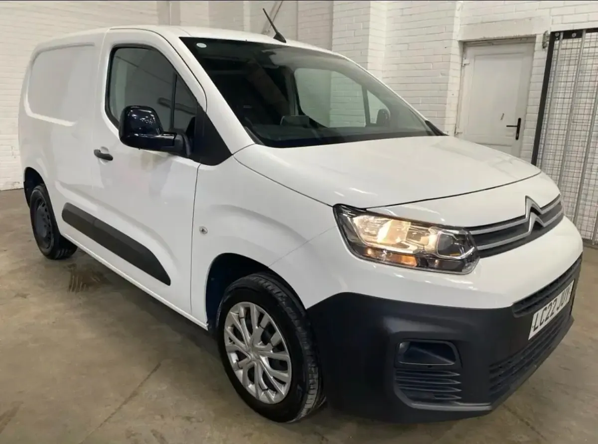 Used Citroën Berlingo 100 HP (73 kW) 2022 White MPV