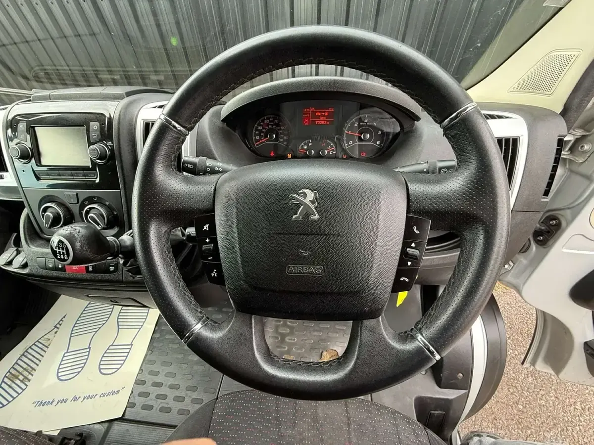 Used Peugeot Boxer 140 HP (102 kW) 2022 Silver Van