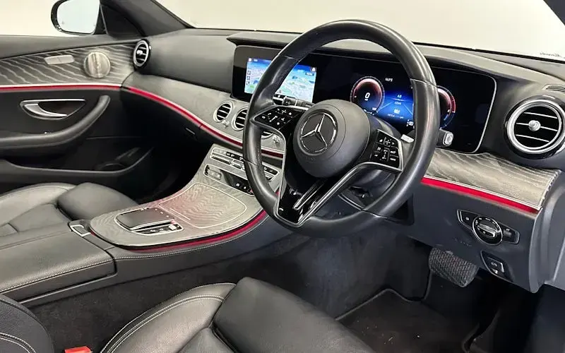 Used Mercedes E300 AMG line 306 HP (225 kW) 2022 Blue Estate