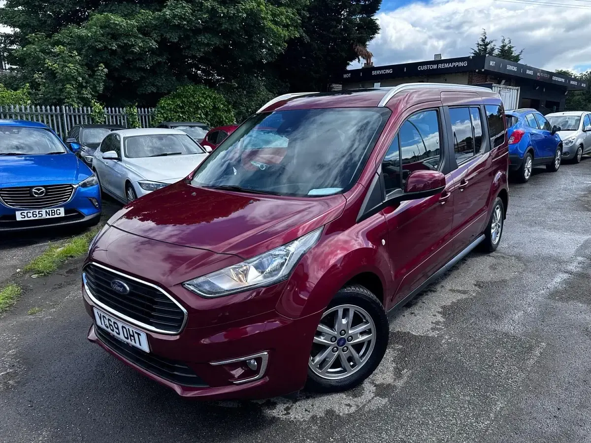 Used Ford Grand Tourneo Connect Titanium 2019 Red MPV