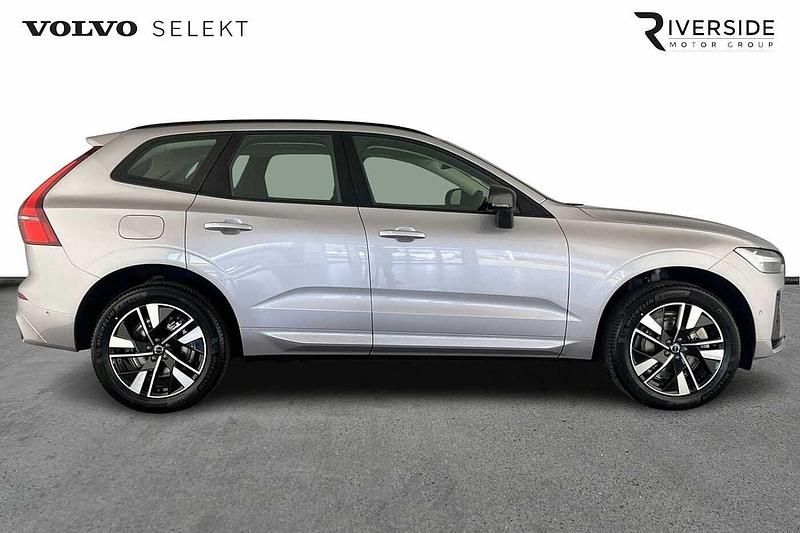 Novo Volvo XC60 Plus 350 HP (257 kW) 2026 Prateado SUV