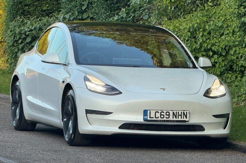 White Used 2019 Tesla Model 3 Long Range Sedan | £10,975 - Image 1/4