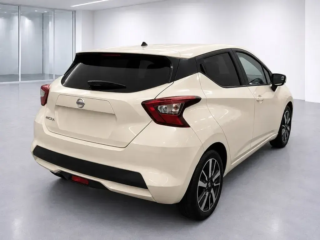 Used Nissan Micra Acenta 90 HP (66 kW) 2018 White Hatchback