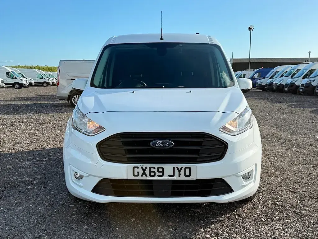 Used Ford Transit Connect Limited 120 HP (88 kW) 2019 White MPV