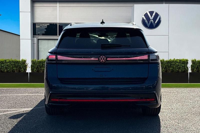 New VW ID.7 Pro 77 kW (105 HP) 2026 Blue Estate