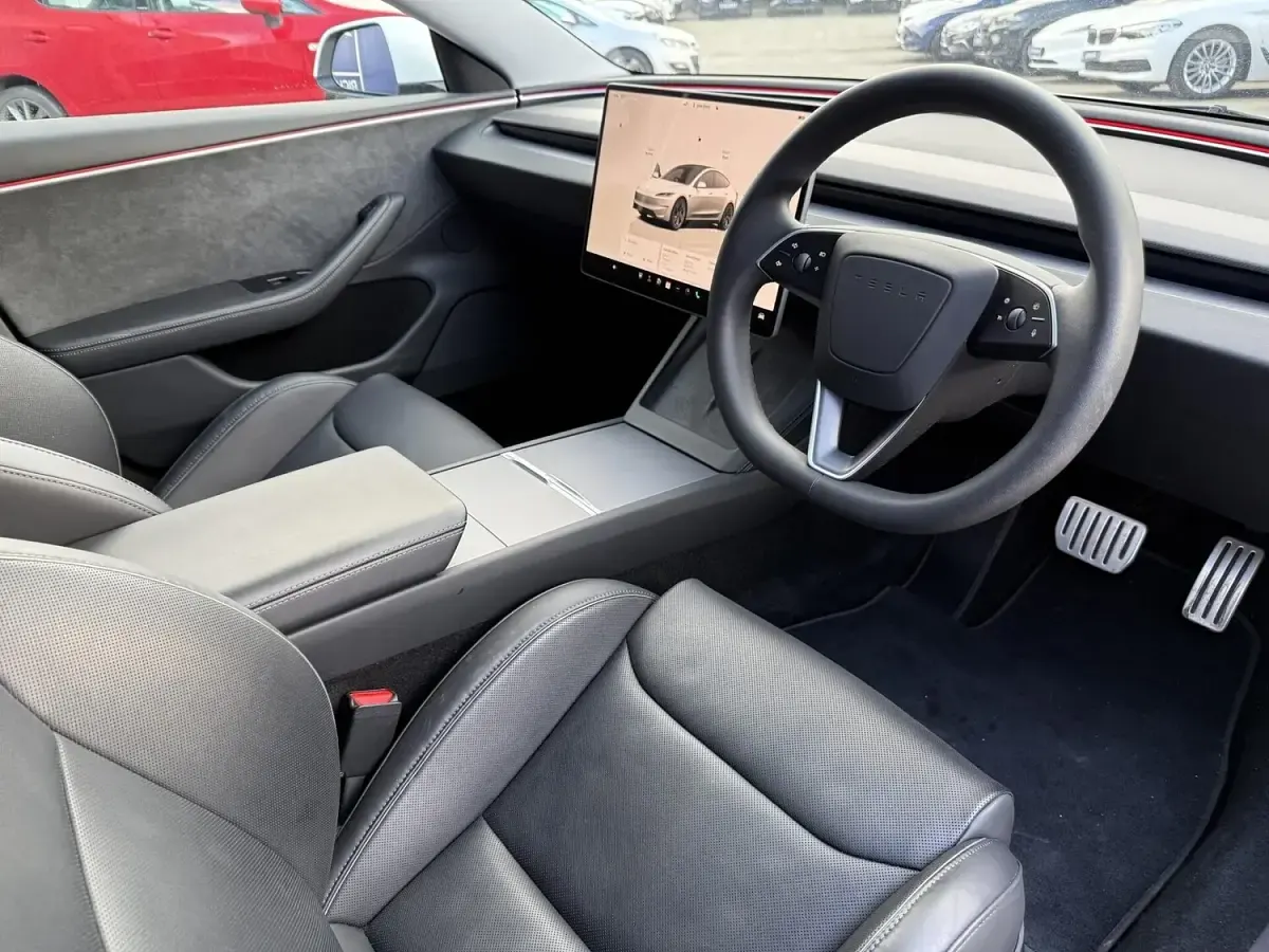 Used Tesla Model 3 Performance 338 kW (460 HP) 2024 White Sedan