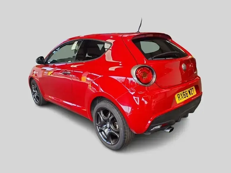 Used Alfa Romeo MiTo Edizione Speciale 105 HP (77 kW) 2016 Red Hatchback
