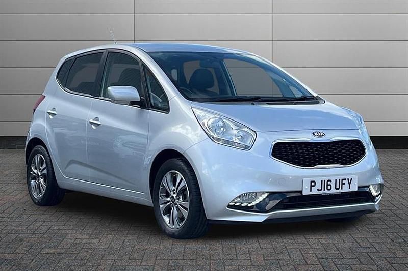 Used Kia Venga 123 HP (90 kW) 2016 Silver frost Hatchback