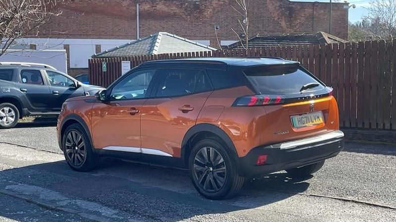 Used Peugeot e-2008 Premium 98 kW (134 HP) 2022 Orange SUV