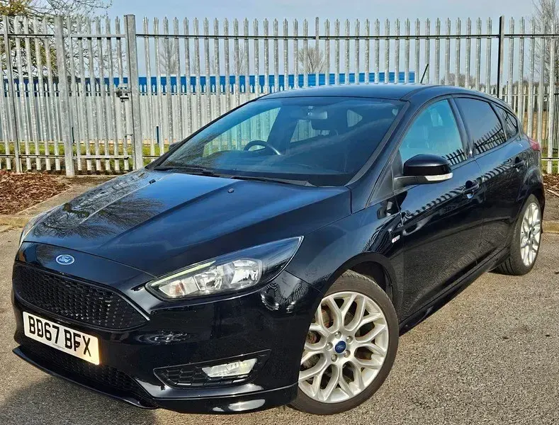 Usado Ford Focus ST-Line 150 CV (110 kW) 2017 Negro Utilitario