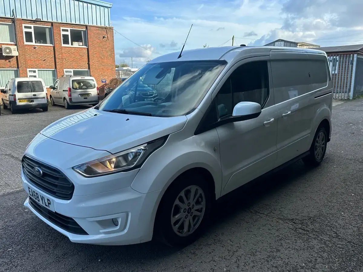 Used Ford Transit Limited 120 HP (88 kW) 2018 White Van