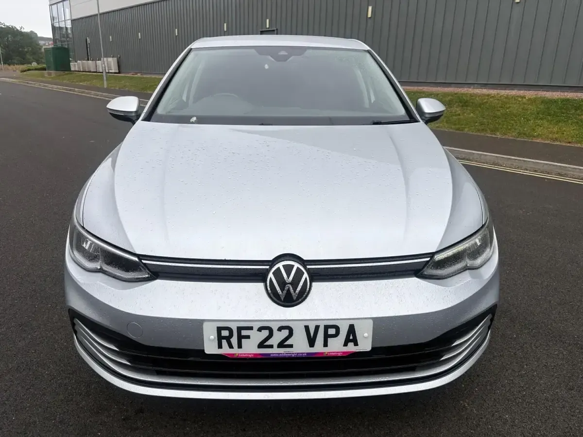 Used VW Golf VIII Life 115 HP (84 kW) 2022 Silver Hatchback