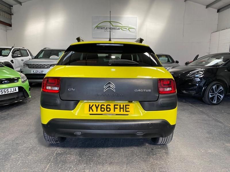 Used Citroën C4 Cactus Flair 82 HP (60 kW) 2016 Yellow Hatchback