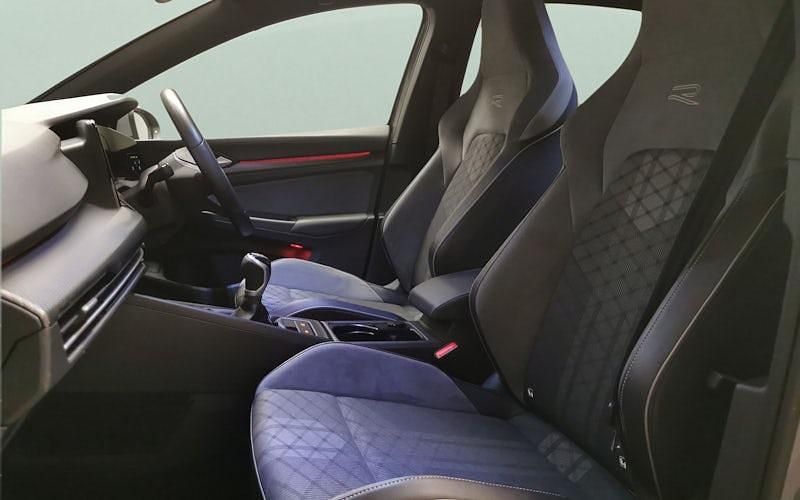 Used VW Golf VIII R-line 131 HP (96 kW) 2024 Hatchback