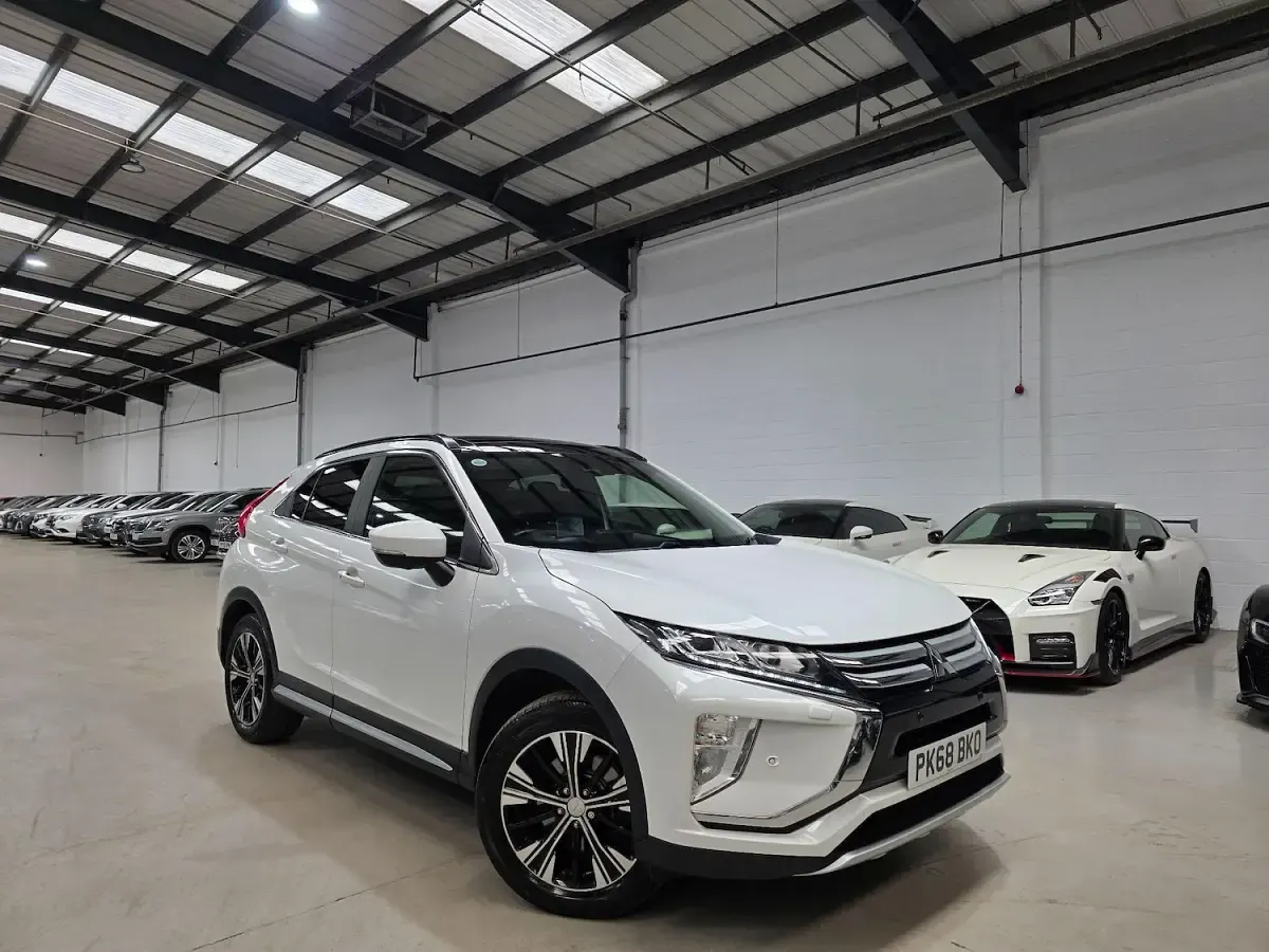 Used Mitsubishi Eclipse 2018 White Hatchback
