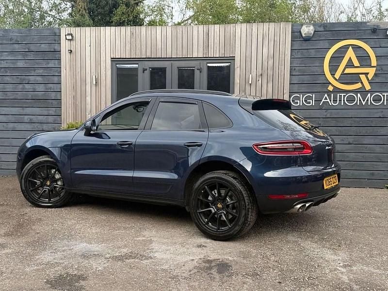Used Porsche Macan 258 HP (189 kW) 2015 Blue SUV