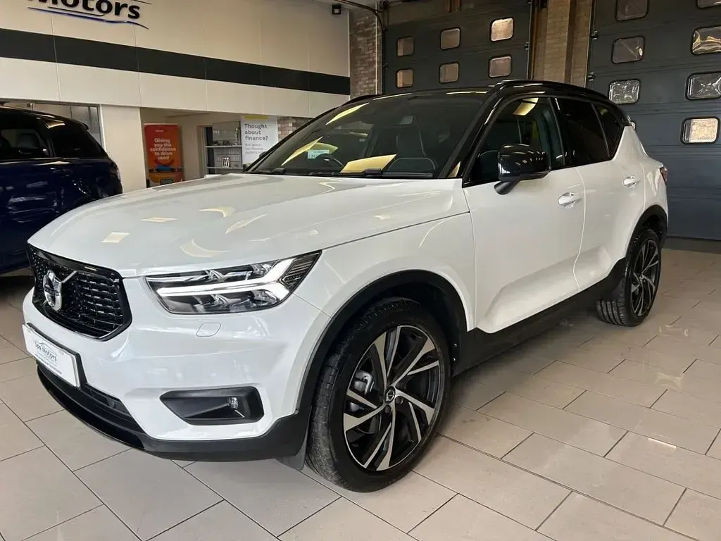 Used Volvo XC40 R-Design Pro 190 HP (139 kW) 2019 White SUV