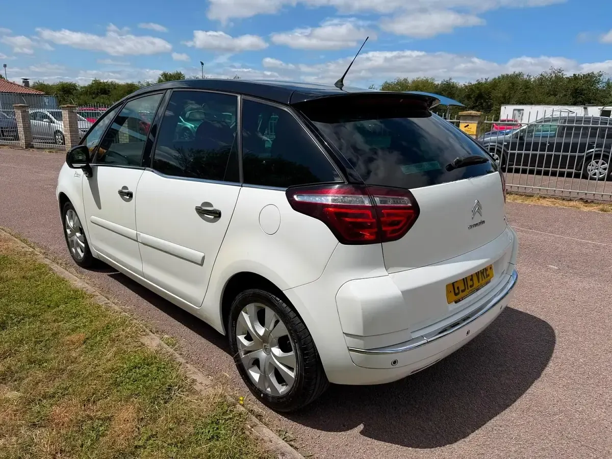 Used Citroën C4 Picasso Platinum 2013 White MPV