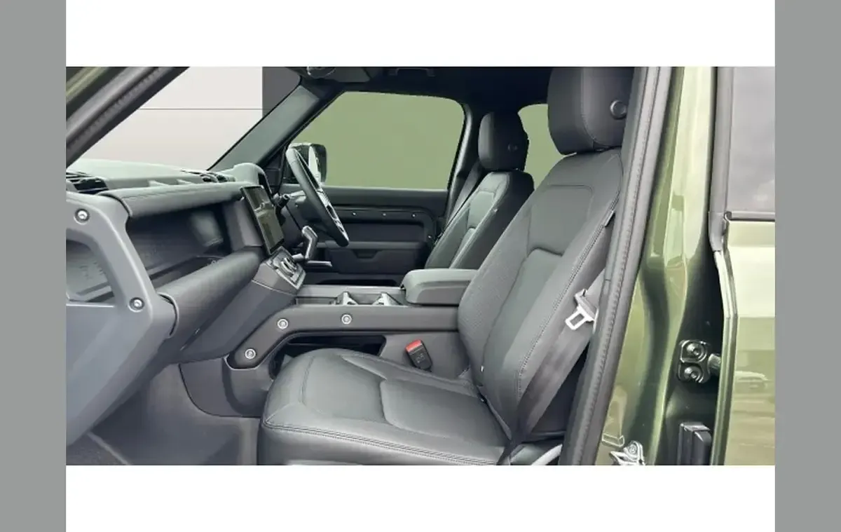 New Land Rover Defender SE Dynamic 245 HP (180 kW) 2026 Other SUV