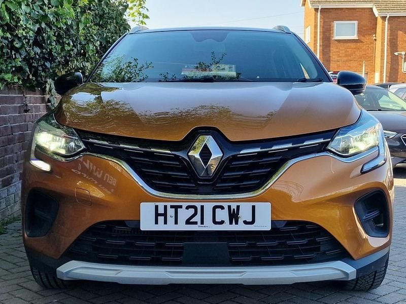 Second-hand Renault Captur Iconic 2021 Portocaliu SUV