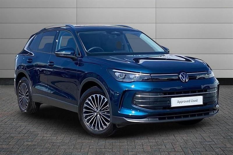 Nightshade blue Used 2025 VW Tiguan Match SUV | £32,550 - Image 1/4