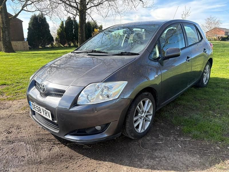 Usado Toyota Auris 101 HP (74 kW) 2009 Cinzento Citadino