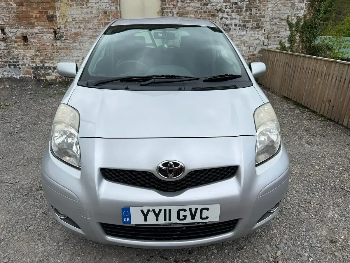 Used Toyota Yaris SR 2011 Silver Hatchback