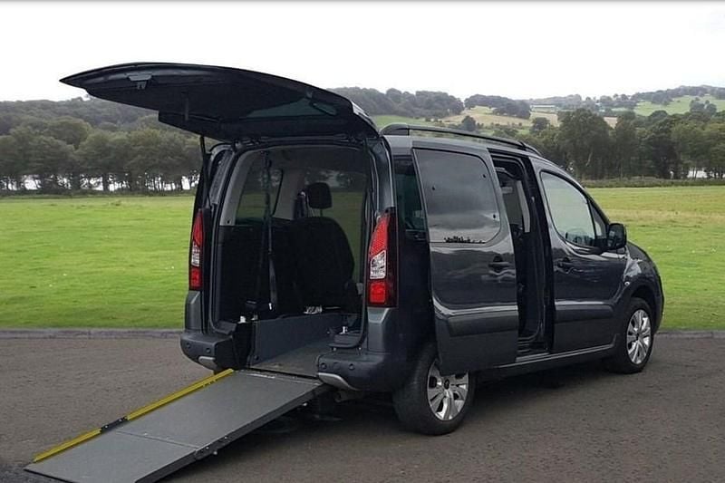 Used Citroën Berlingo XTR 100 HP (73 kW) 2017 Grey MPV