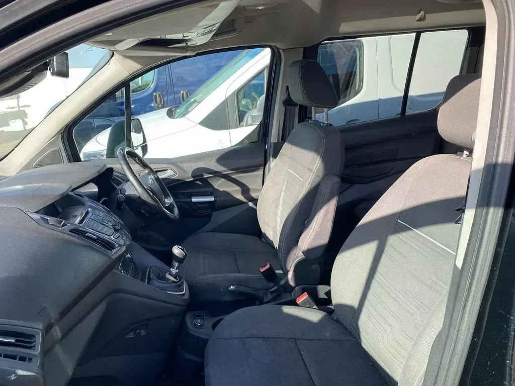 Used Ford Tourneo Connect Titanium 120 HP (88 kW) 2016 Black MPV