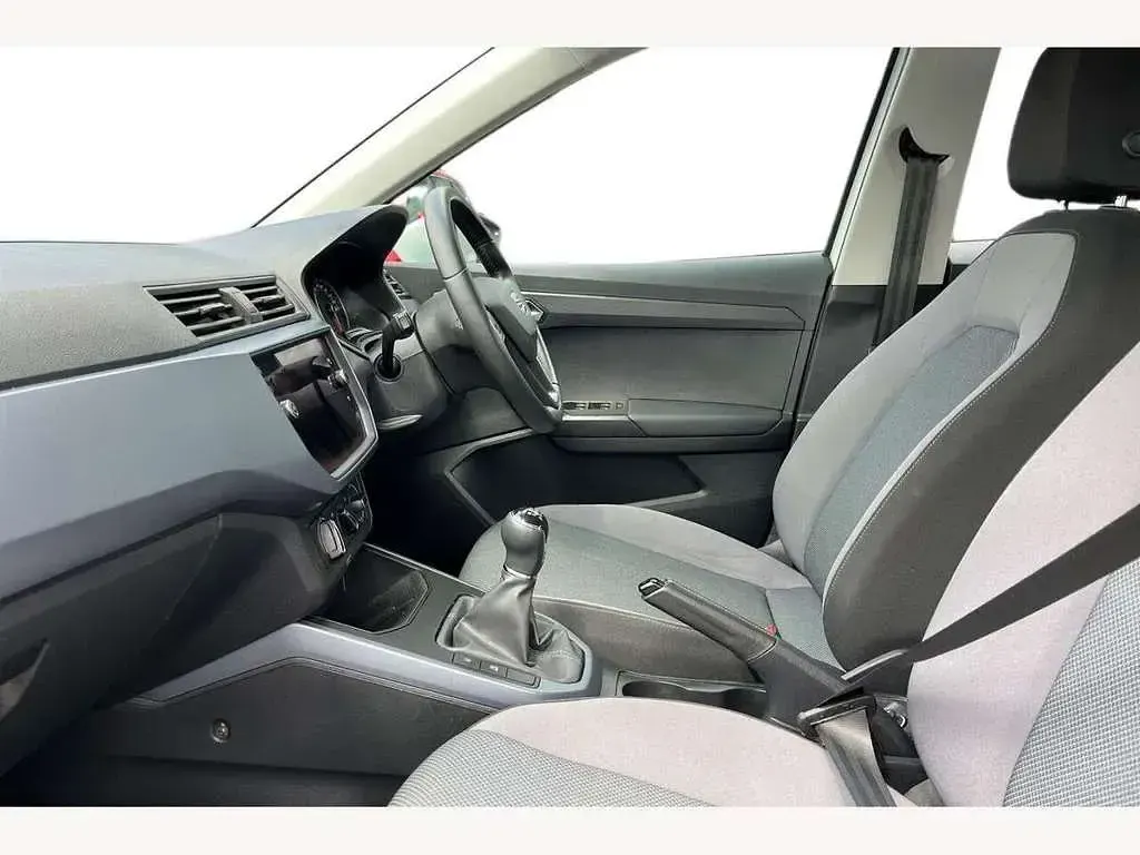 Used Seat Arona SE Technology 95 HP (69 kW) 2021 White SUV