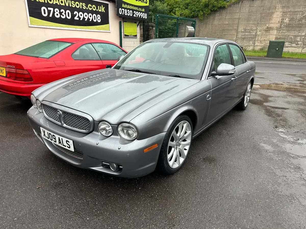 Used Jaguar XJ Sovereign 207 HP (152 kW) 2009 Grey Sedan