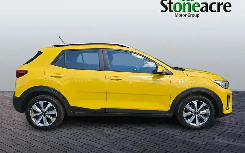 Used Kia Stonic 101 HP (74 kW) 2023 Yellow SUV