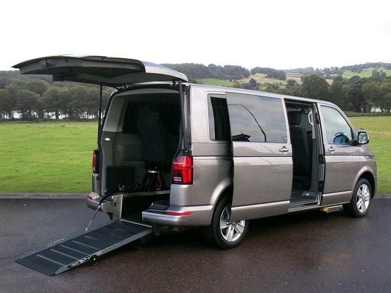 Used VW Shuttle SE 150 HP (110 kW) 2020 Beige MPV