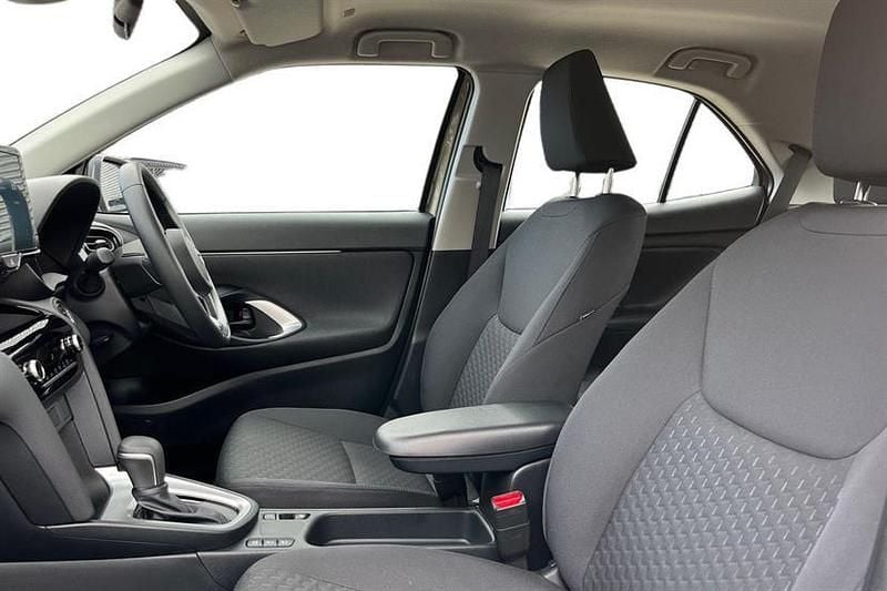 Used Toyota Yaris Cross 116 HP (85 kW) 2025 Other SUV