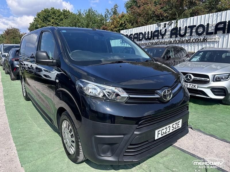 Black Used 2023 Toyota Proace Van | £13,750 (Fair price) - Image 1/3