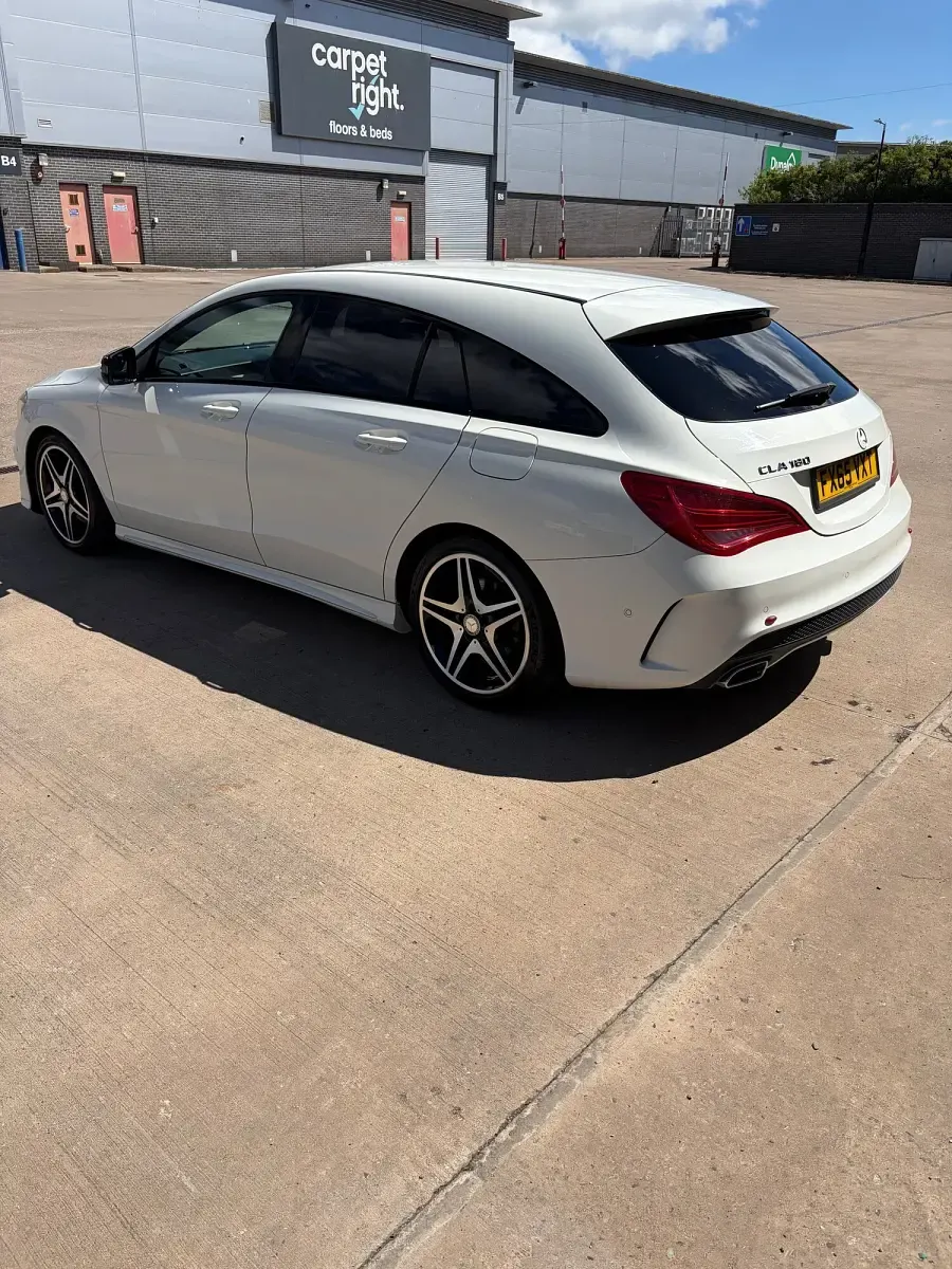 Used Mercedes CLA180 Shooting Brake AMG 122 HP (89 kW) 2015 White Estate