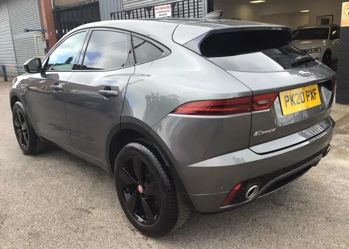 Usado Jaguar E-Pace Chequered Flag 2020 Cinzento SUV