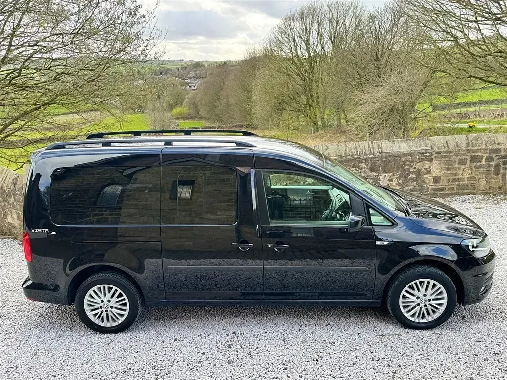 Begagnad VW Caddy Life 2020 Svart Minibuss