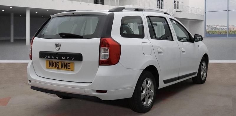 Used Dacia Logan MCV Lauréate 2016 White Estate