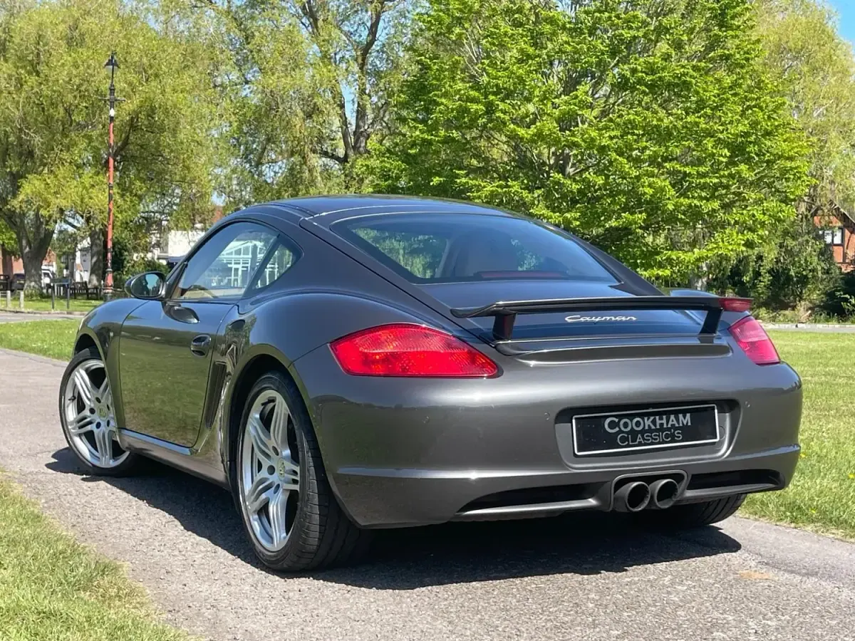 Usado Porsche Cayman 245 HP (180 kW) 2008 Cinzento Coupé