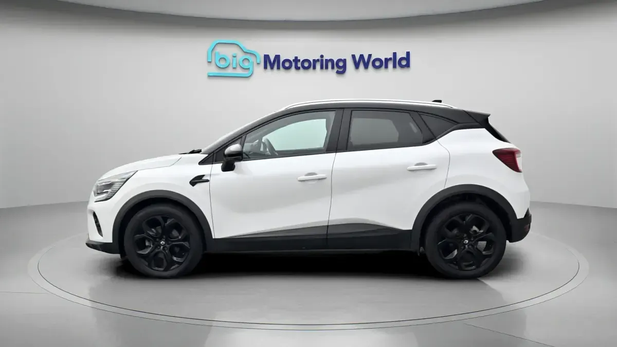Used Renault Captur Rive Gauche 145 HP (106 kW) 2023 White/black SUV