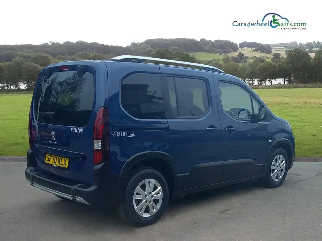 Used Peugeot Rifter Allure 100 HP (73 kW) 2020 Blue MPV