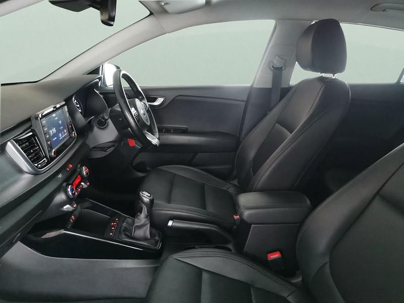 Used Kia Rio 99 HP (72 kW) 2018 Grey Hatchback