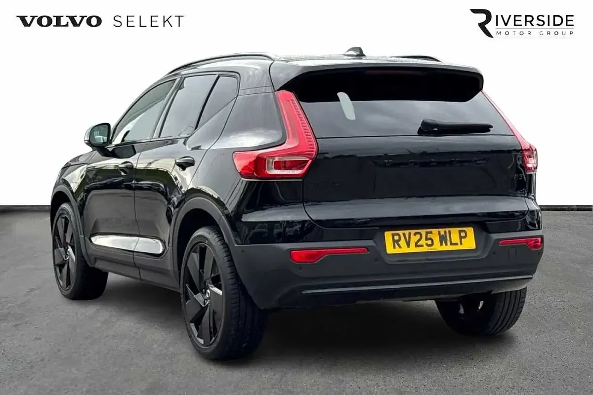 Used Volvo XC40 Ultra 163 HP (119 kW) 2025 Onyx black SUV