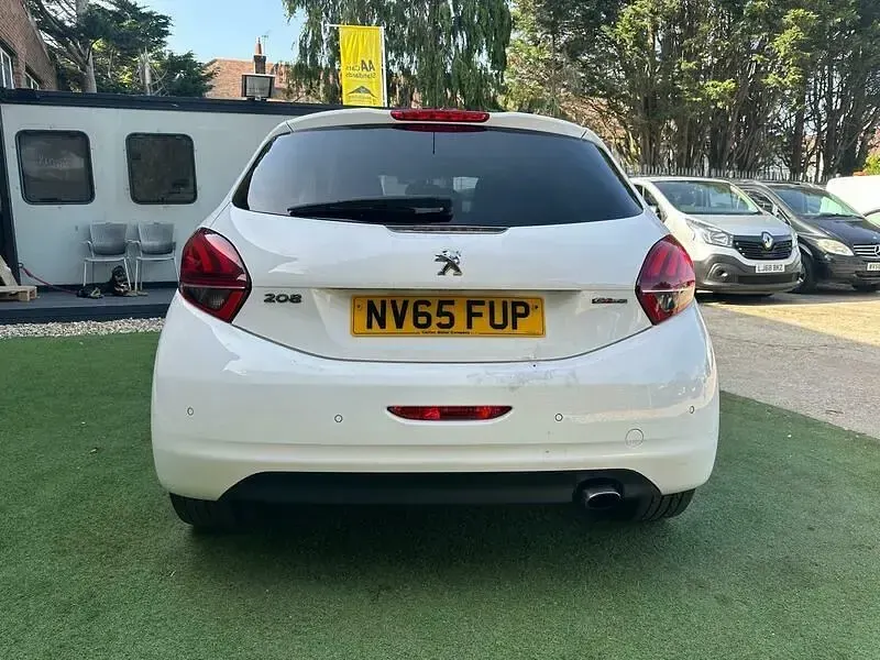 Gebraucht Peugeot 208 GT-line 2015 Weiß Kleinwagen