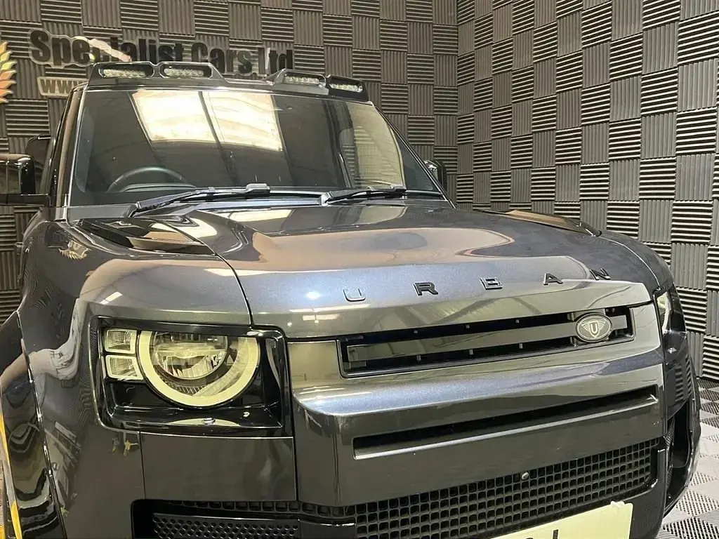 Usado Land Rover Defender S 250 CV (183 kW) 2024 Gris SUV