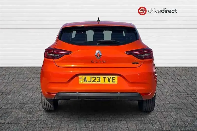 Used Renault Clio Evolution 145 HP (106 kW) 2023 Orange Hatchback