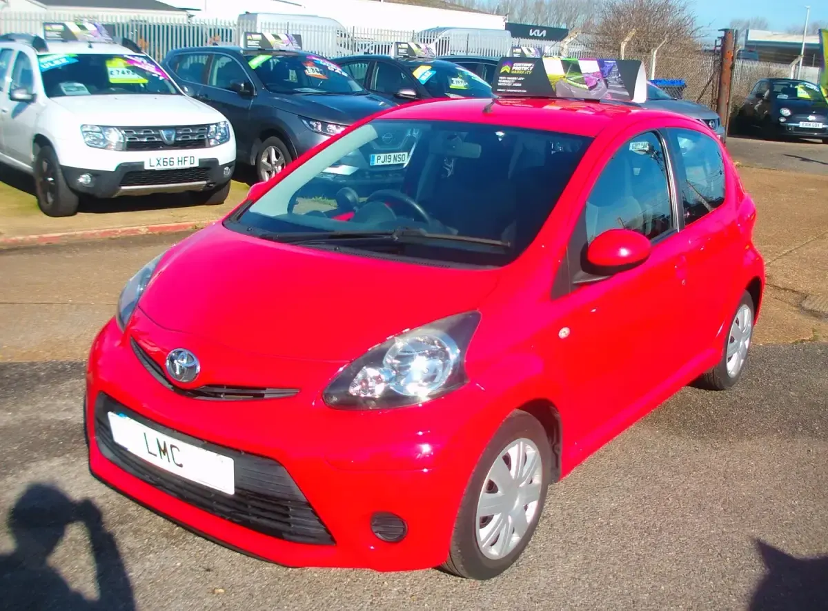 Used Toyota Aygo 68 HP (50 kW) 2014 Red Hatchback