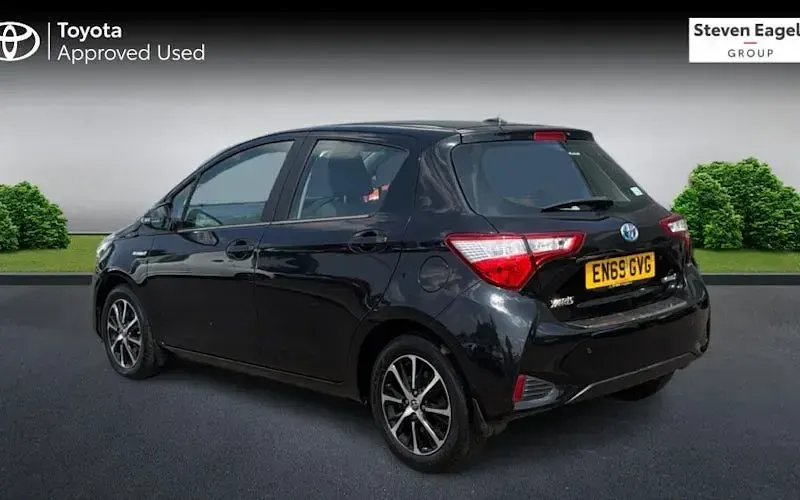 Used Toyota Yaris Hybrid 101 HP (74 kW) 2019 Hatchback