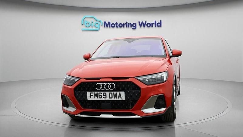 Used Audi A1 116 HP (85 kW) 2020 Red SUV
